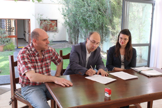 Lic. Amado Pauletti , Pte. Fundación Clínica de la Familia - Dr. Ricardo Tambone, Presidente Asociación de Mediadores de Río Cuarto -  Dra. Lorena Pedruzzi, Vicepresidente Asociación de Mediadores de Río Cuarto